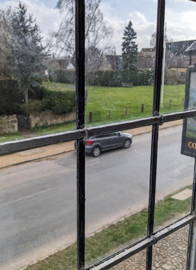 Cowpers Oak Bed & Breakfast Olney Екстериор снимка